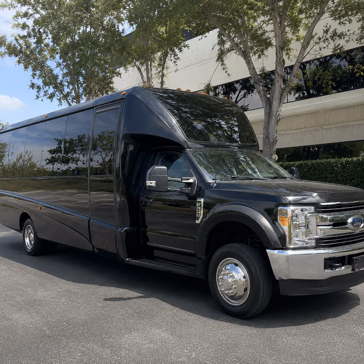 party buses and minibuses for bachelorette and birthday wine tours